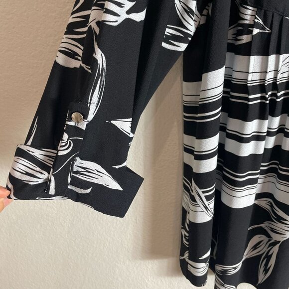 Cocomo Woman Plus 3X Tunic Top Roll Tab Sleeve Leaf Print Blouse Stretch Shirt - Picture 7 of 8